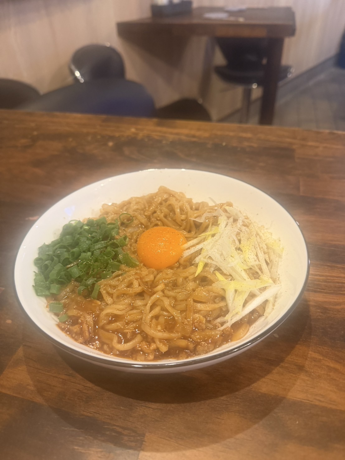 麻婆まぜそば（卵黄のせ）